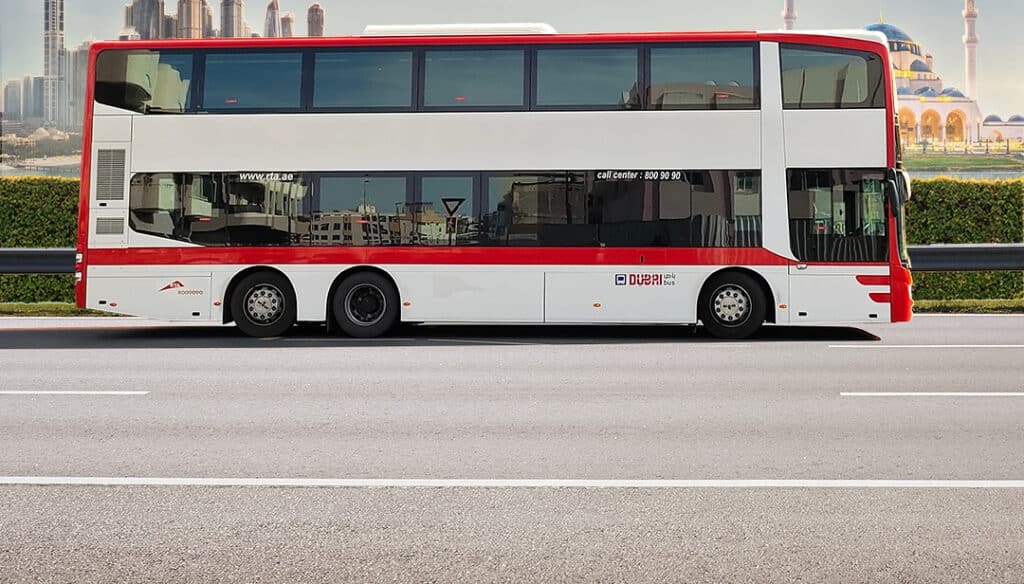 Dubaj inwestuje w 637 niskoemisyjnych autobusów – rekordowa umowa na rzecz transportu publicznego