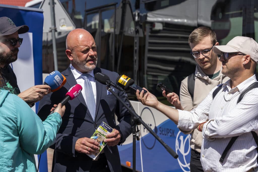 Hybrydowe autobusy, tańsze bilety rodzinne i e-papier na przystanku. Letni sezon PKS Słupsk pod znakiem nowości / fot. PKS Słupsk