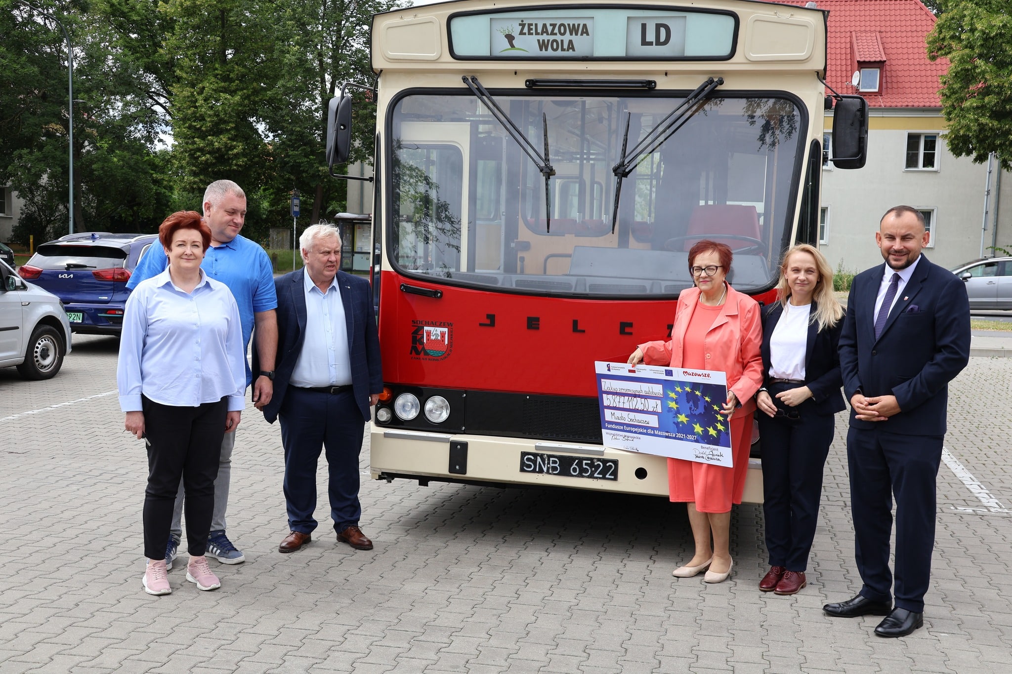 Infobus - ZKM Sochaczew ma unijne wsparcie na zakup czterech autobusów. Umowa z Jelczem w tle