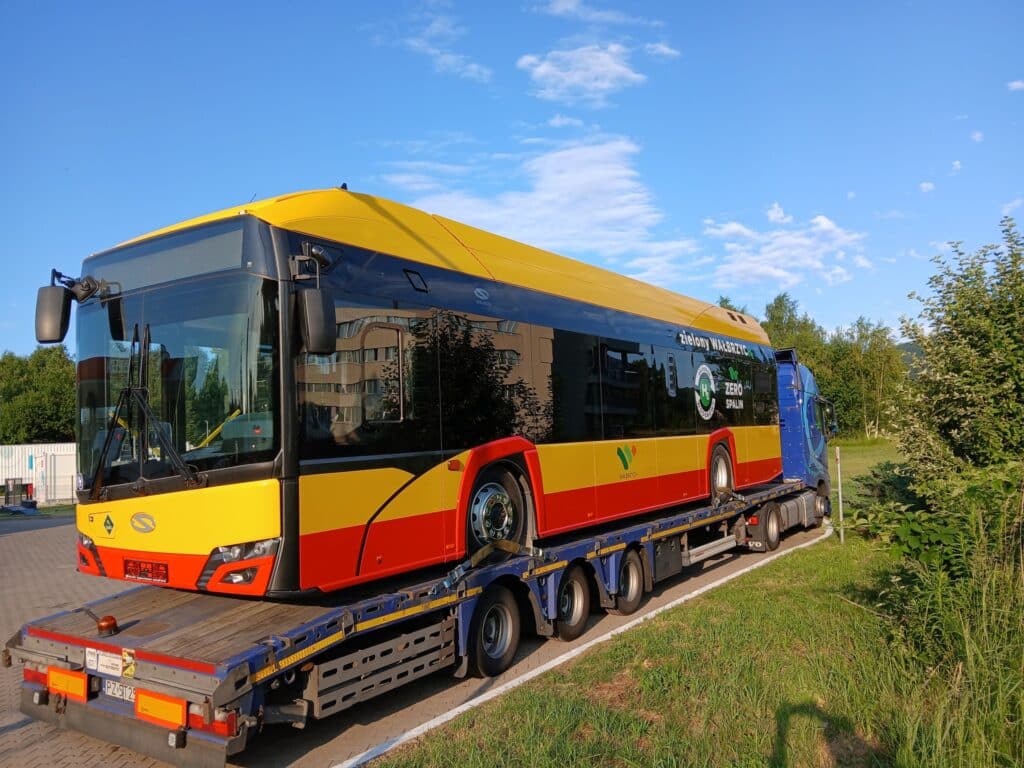 Zakład Komunikacji MZUK Sp. z o.o. poinformował, że trwa dostawa drugiej partii autobusów Solaris Urbino 12 hydrogen / fot. MZUK