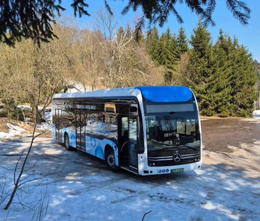 Zakład Komunikacji MZUK Sp. z o.o. poinformował, że trwa dostawa drugiej partii autobusów Solaris Urbino 12 hydrogen / fot. MZUK