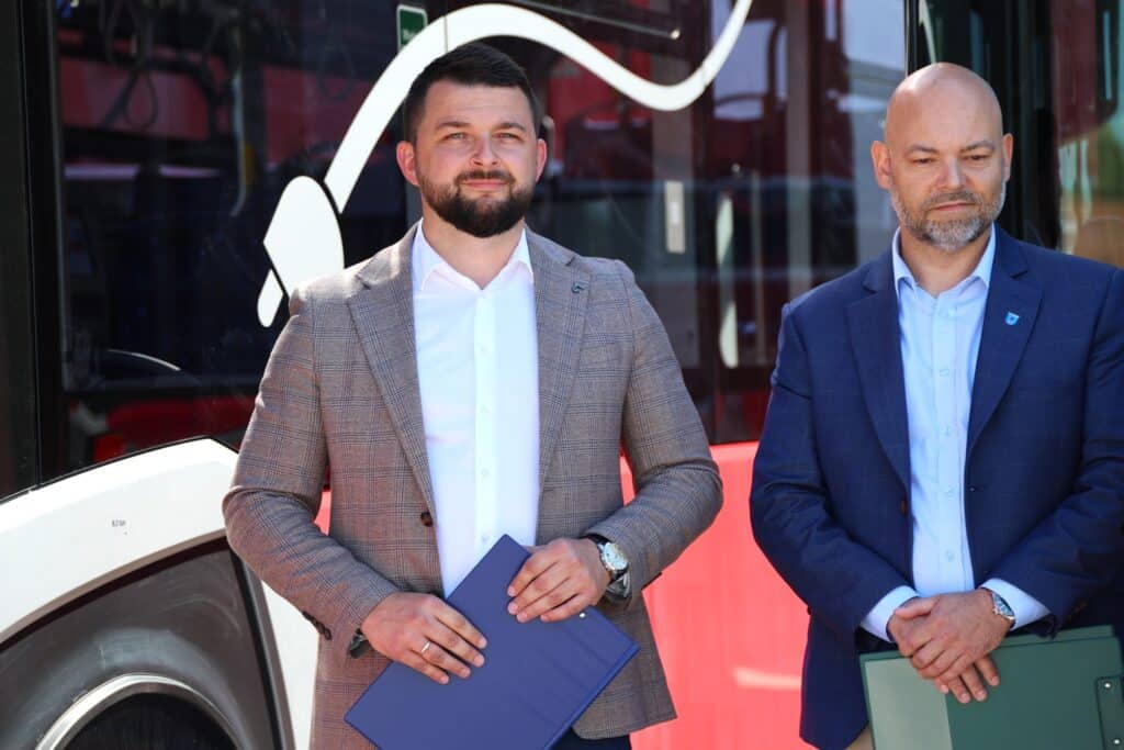Mielec ponownie stawia na e-mobilność. Do floty dołączy 7 elektryków - tym razem MAXI / fot. UM Mielec