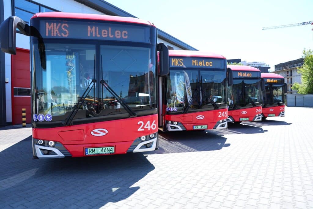 Mielec ponownie stawia na e-mobilność. Do floty dołączy 7 elektryków - tym razem MAXI / fot. UM Mielec