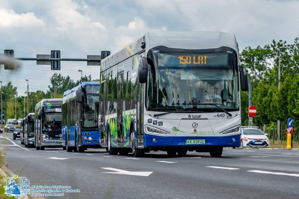 MPK Kraków i umowa na dostawę pięciu przegubowych autobusów elektrycznych od Solarisa / fot. MPK Kraków