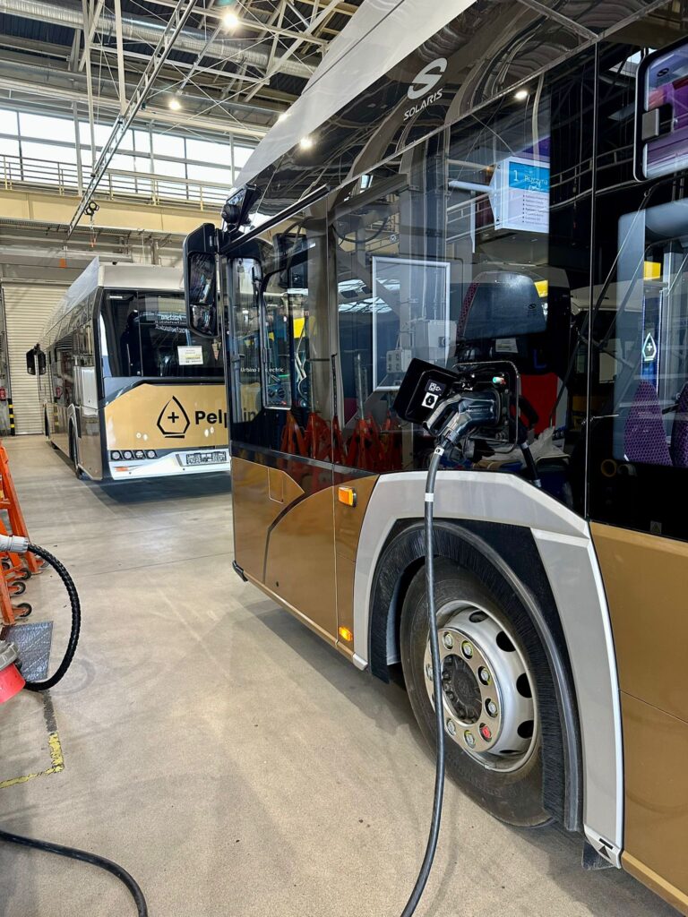 Pelplin odebrał trzy wyjątkowe autobusy Solaris Urbino 12 electric