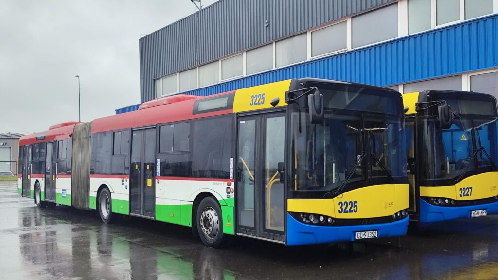 Przegubowe używane Solarisy zasiliły tabor MZK Słupsk
