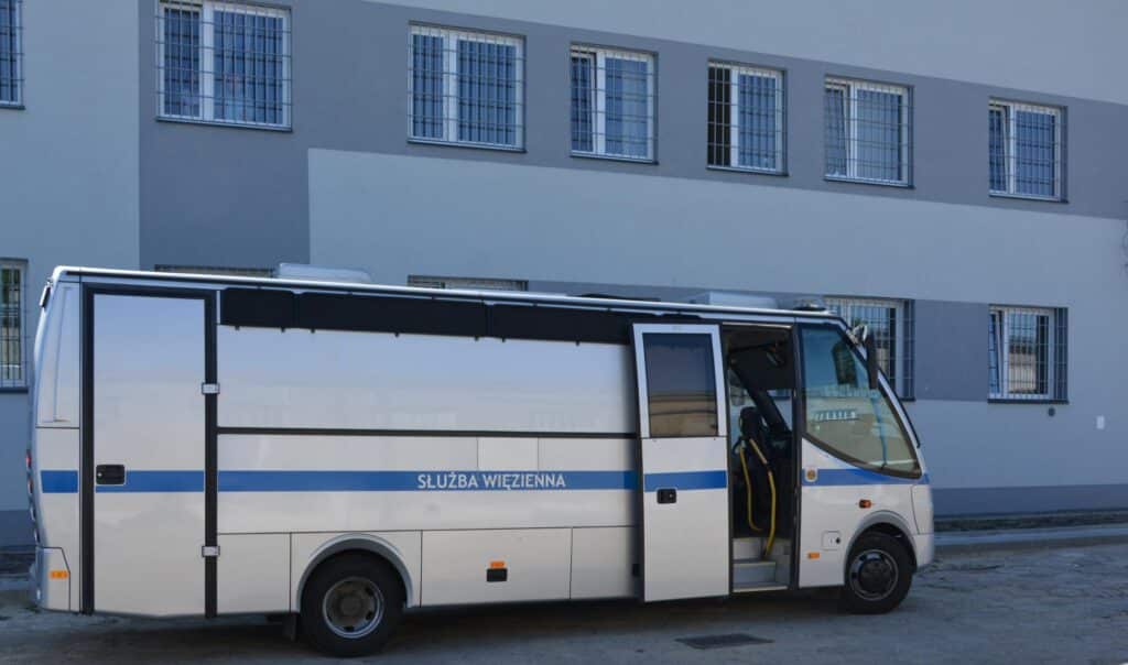 Nowy autobus dla Olszanicy. Transport publiczny w Służbie Więziennej