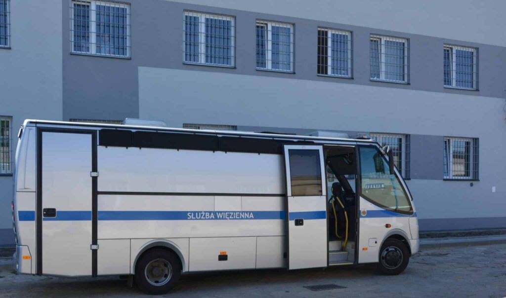 Wysyp ofert na minibusa dla Służby Więziennej w Olszanicy - fot. SW