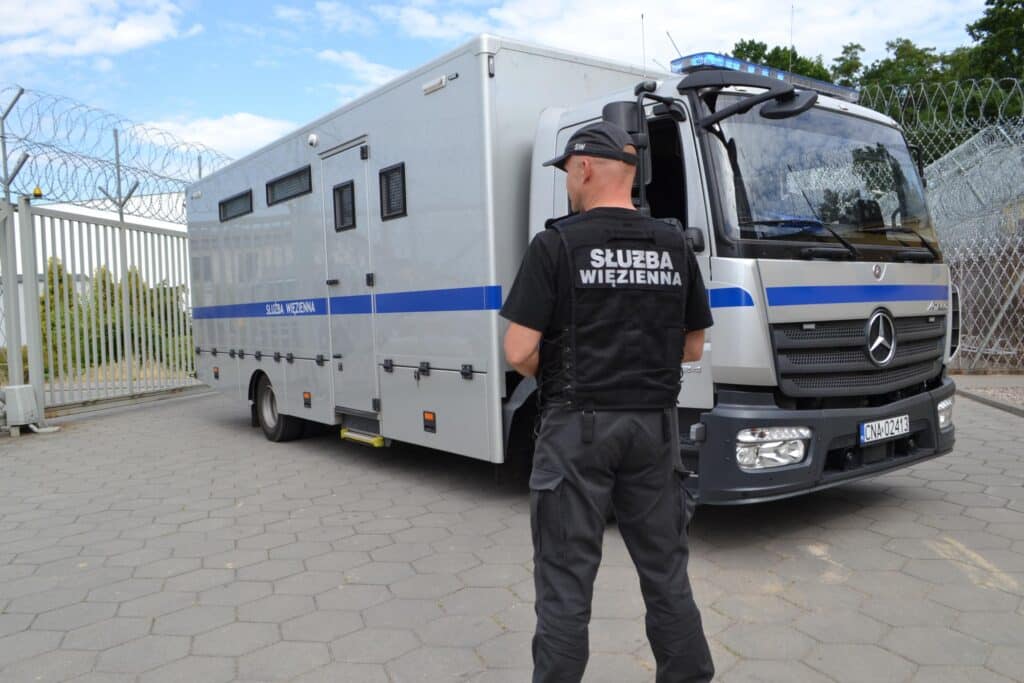 Nowy autobus dla Olszanicy. Transport publiczny w Służbie Więziennej