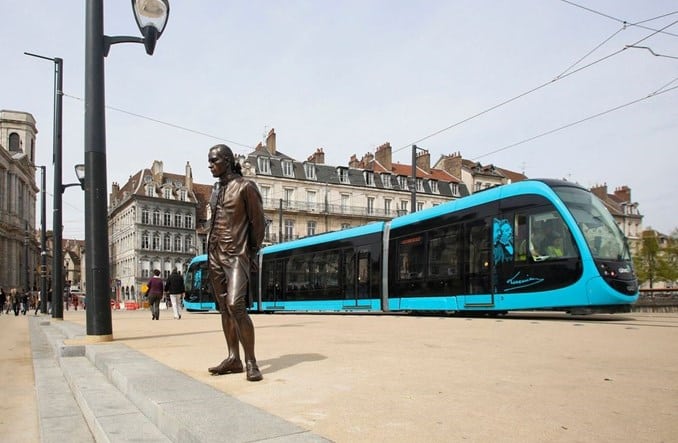 Grenoble inwestuje w transport publiczny. CAF dostarczy 38 nowych tramwajów dużej pojemności foto: CAF