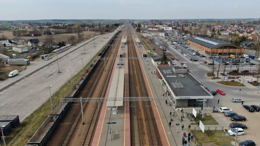 Nowy parking przy stacji Ciechanów ułatwi przesiadki do pociągów foto: PKP PLK