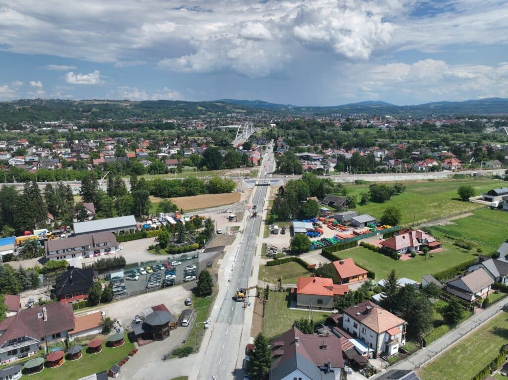 Nowy Sącz z nowym wiaduktem kolejowym. PKP PLK zakończyły budowę foto: PKP PLK