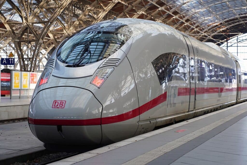 Testy Velaro w Żmigrodzie nie pod połączenia Berlin – Warszawa? Mają ułatwić Siemensowi wygraną w przetargu foto: DB