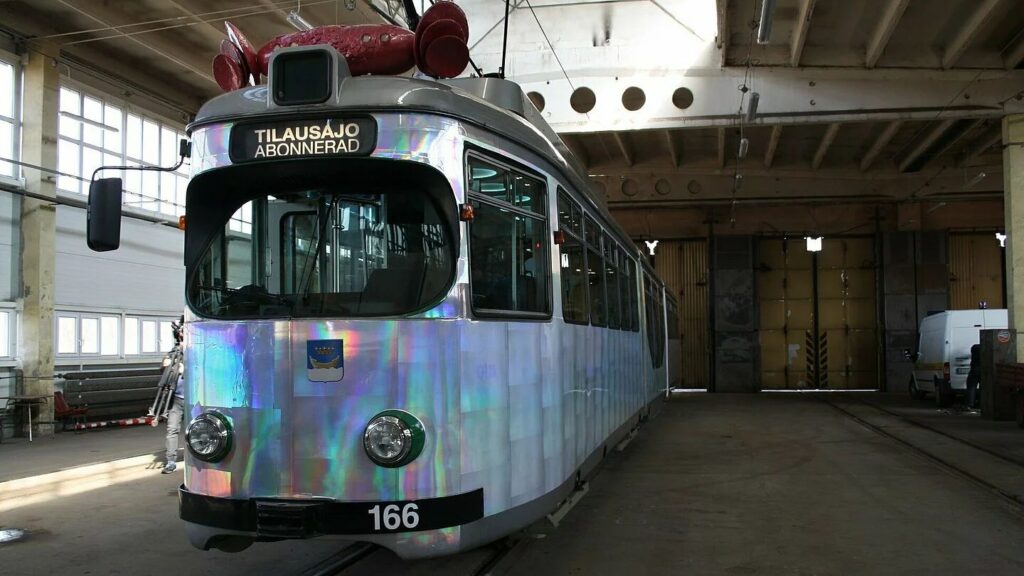 Imprezowy tramwaj na urodziny Łodzi. Przejażdżka z muzyką ulicami miasta foto: MPK Łódź