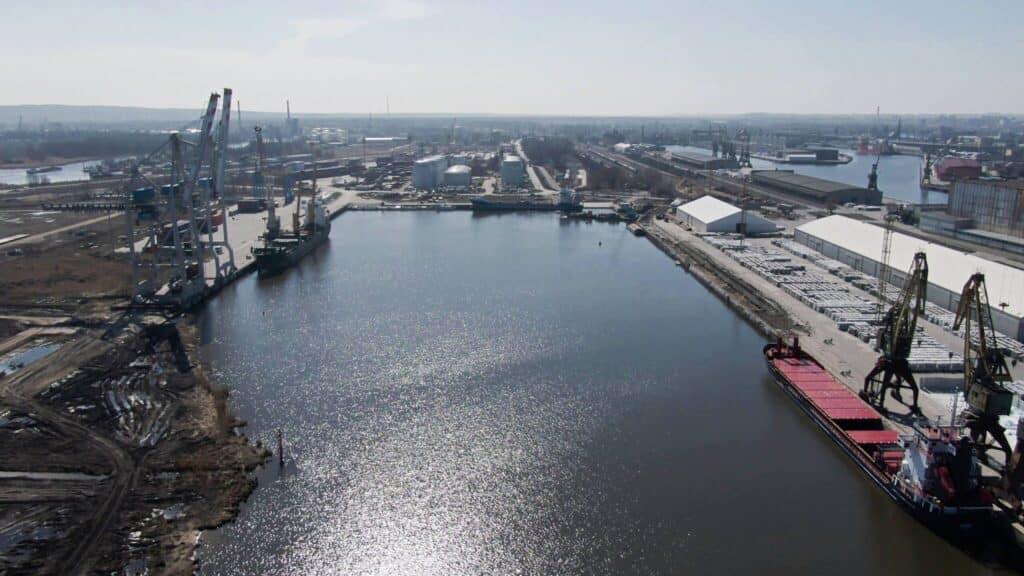 Szczecin rozwija portowe serce miasta. Kanał Dębicki szerszy, nowe nabrzeża gotowe foto: NDI