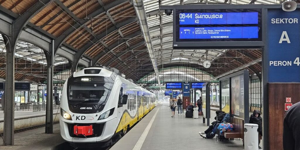 Pociąg Kolei Dolnośląskich do Świnoujścia