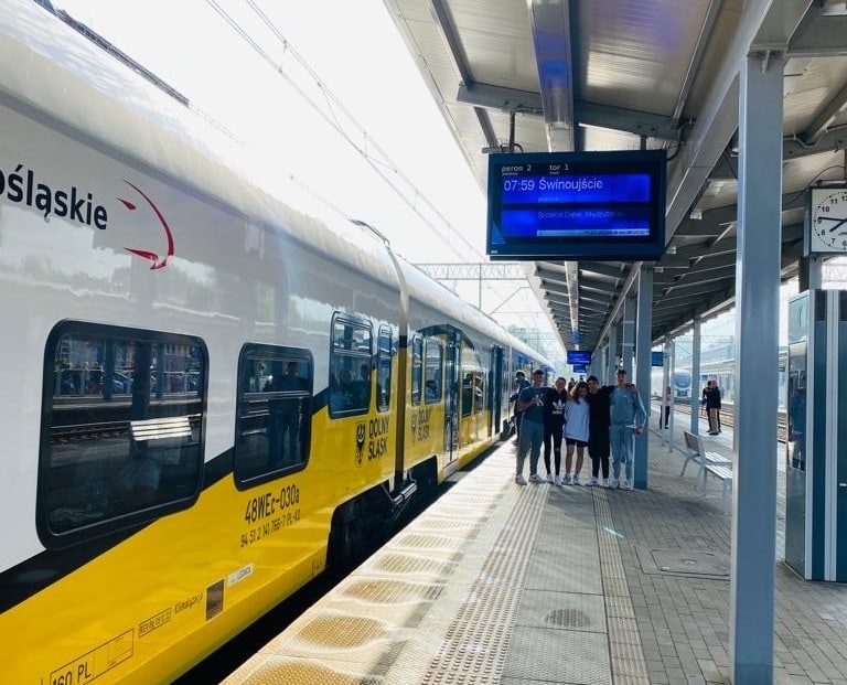 Koleje Dolnośląskie chcą wozić pasażerów nad Bałtyk co najmniej do 2030 roku foto: KD