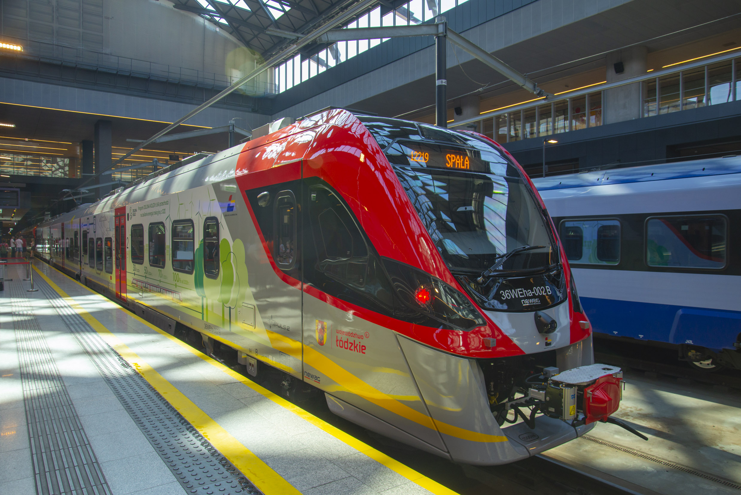 Inforail - 100 tysięcy pasażerów ŁKA w weekend. To rekord