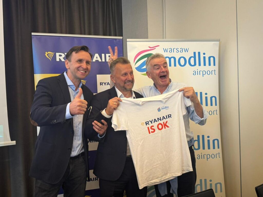Ryanair zobowiązał się zainwestować ponad 400 mln dol. w lotnisko Warszawa-Modlin / fot. Ryanair