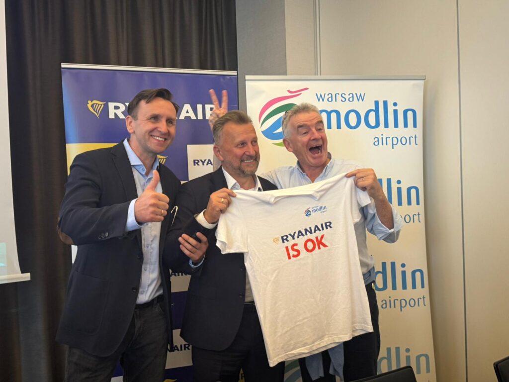 Ryanair zostaje w Modlinie na dłużej. Nowa umowa to 5 nowych tras i +400 miejsc pracy fot. Ryanair