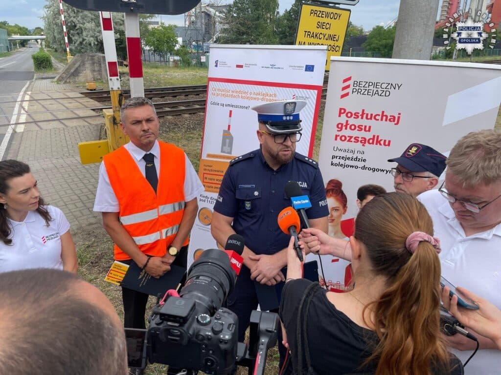 Policja i kolejarze razem na rzecz bezpieczeństwa. W Opolu foto: Policja