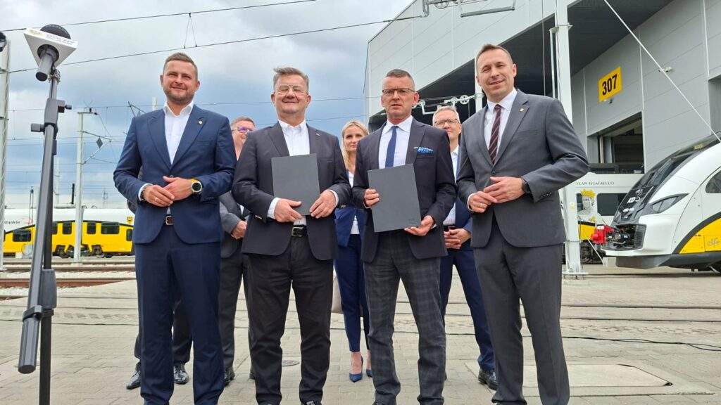 Koleje Dolnośląskie kupują kolejne Elfy. Od PESY