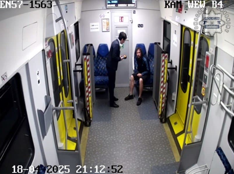Zaatakował konduktorkę. Policja poszukuje agresora i świadków incydentu w pociągu foto: Policja
