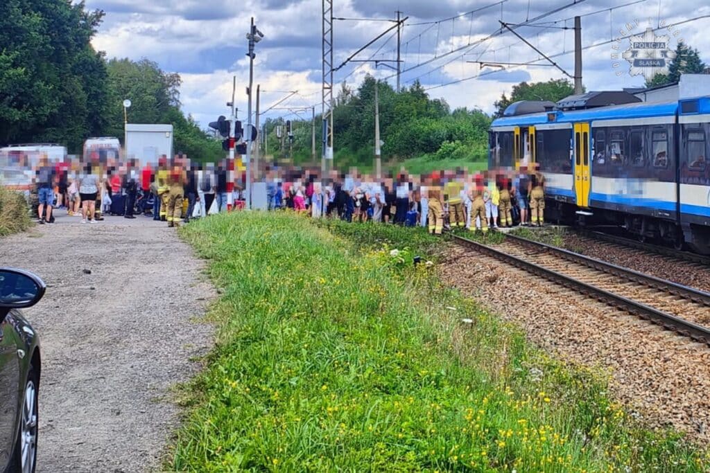 Pożar pociągu w Tychach. Ewakuowano blisko 200 pasażerów foto: Policja