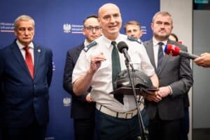 Obowiązek stosowania kasku dla dzieci do 16 roku życia na rowerze i hulajnodze elektrycznej już wkrótce w polskim prawodawstwie