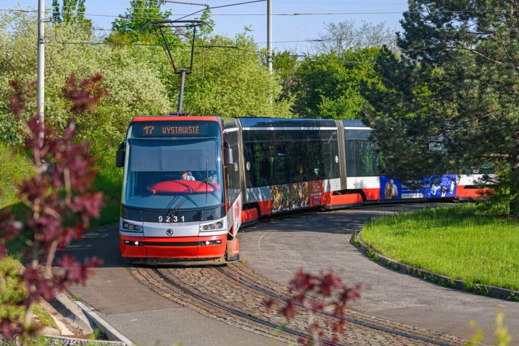 DPP Praha chce wyposażyć tramwaje 15T w klimatyzację foto: DPP Paha