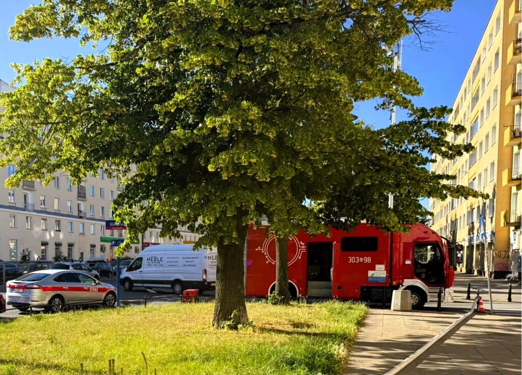 Warszawa: Ruch w metrze na linii M1 częściowo przywrócony / fot. PSP Warszawa