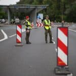 Siemoniak: od 7 lipca na granicy skontrolowano 107 tys. osób