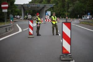 Siemoniak: od 7 lipca na granicy skontrolowano 107 tys. osób
