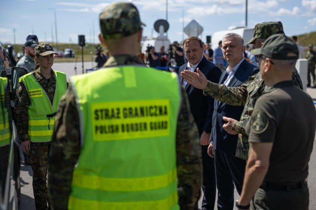 Siemoniak: od 7 lipca na granicy skontrolowano 107 tys. osób / fot. MSWiA