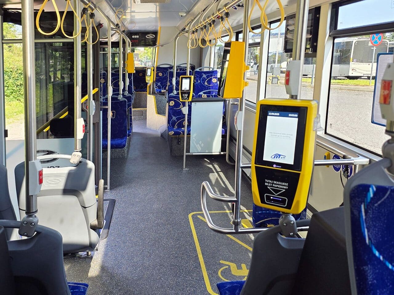 Bilet kolejowy + autobus + elektrobus w jednej aplikacji? Rusza szacowanie OBZ