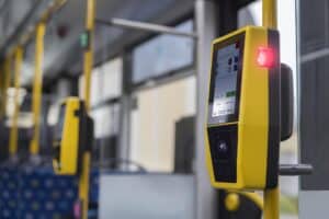 Toruńskie autobusy elektryczne z systemem płatności na miarę transportu publicznego XXI wieku