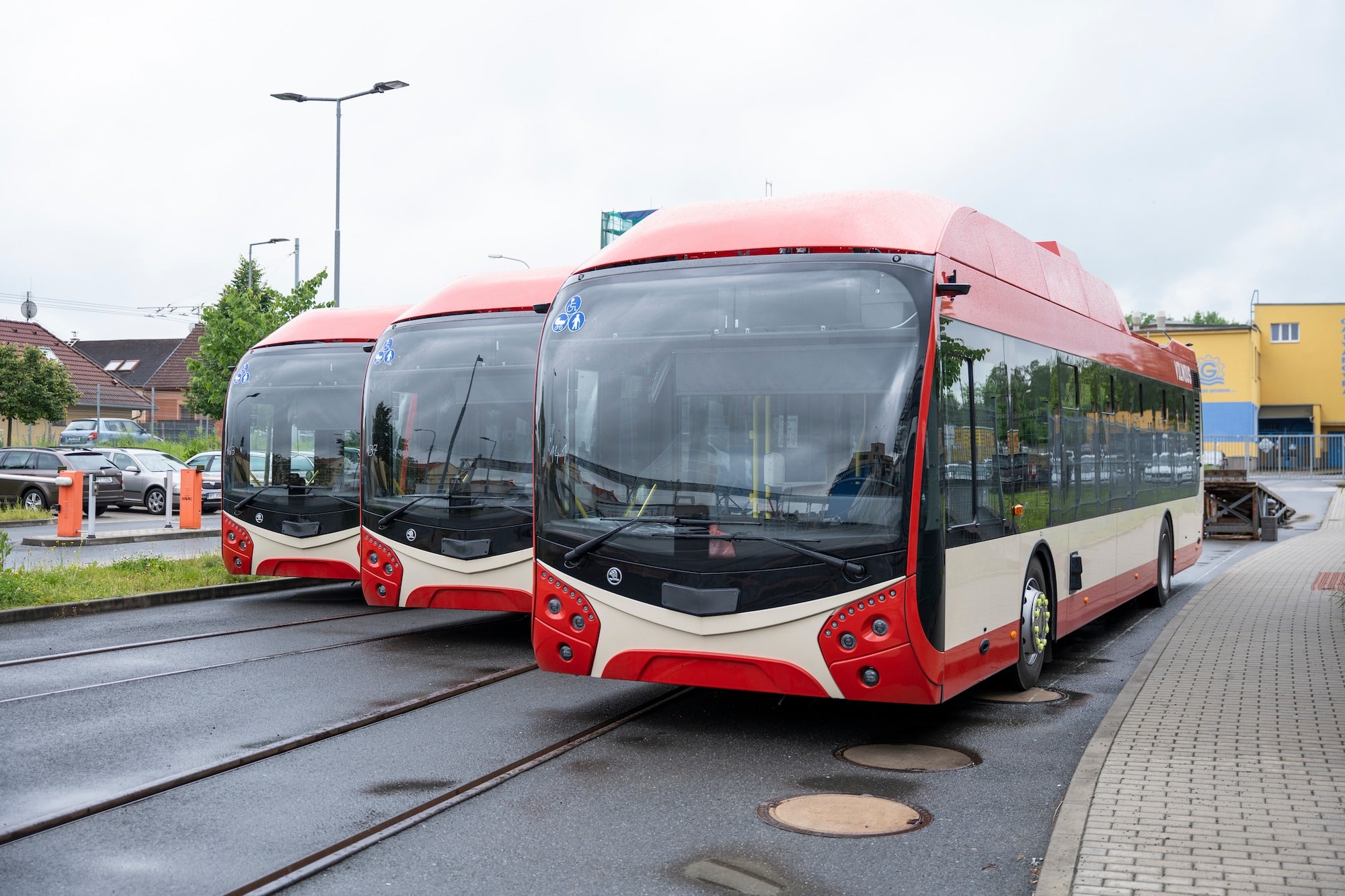 Wilno inwestuje w transport publiczny: umowa na 73 nowoczesne trolejbusy Solaris podpisana