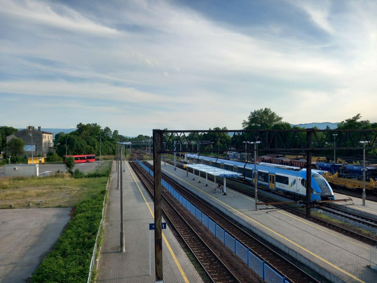 Inforail - Czy wróci bezpośredni pociąg z Żywca do Warszawy? A może do Zwardonia i na Słowację?