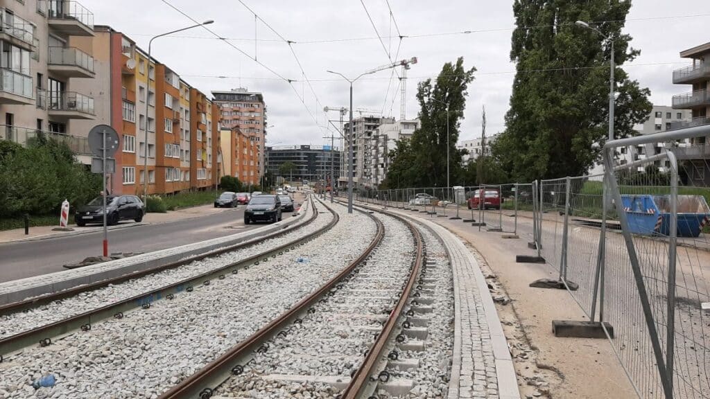 Szczecin: Tramwaje wracają na aleję Powstańców Wielkopolskich. Nowa trasa linii nr 4 foto: TSz