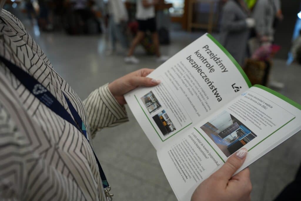 Pierwszy w Polsce „Neuroróżnorodny przewodnik” dla podróżnych – inicjatywa Kraków Airport