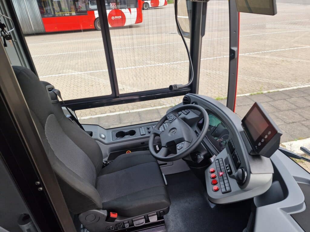Bonn rozwija flotę e-busów. Dziesięć nowych pojazdów już na miejscu / fot. SWB Bonn