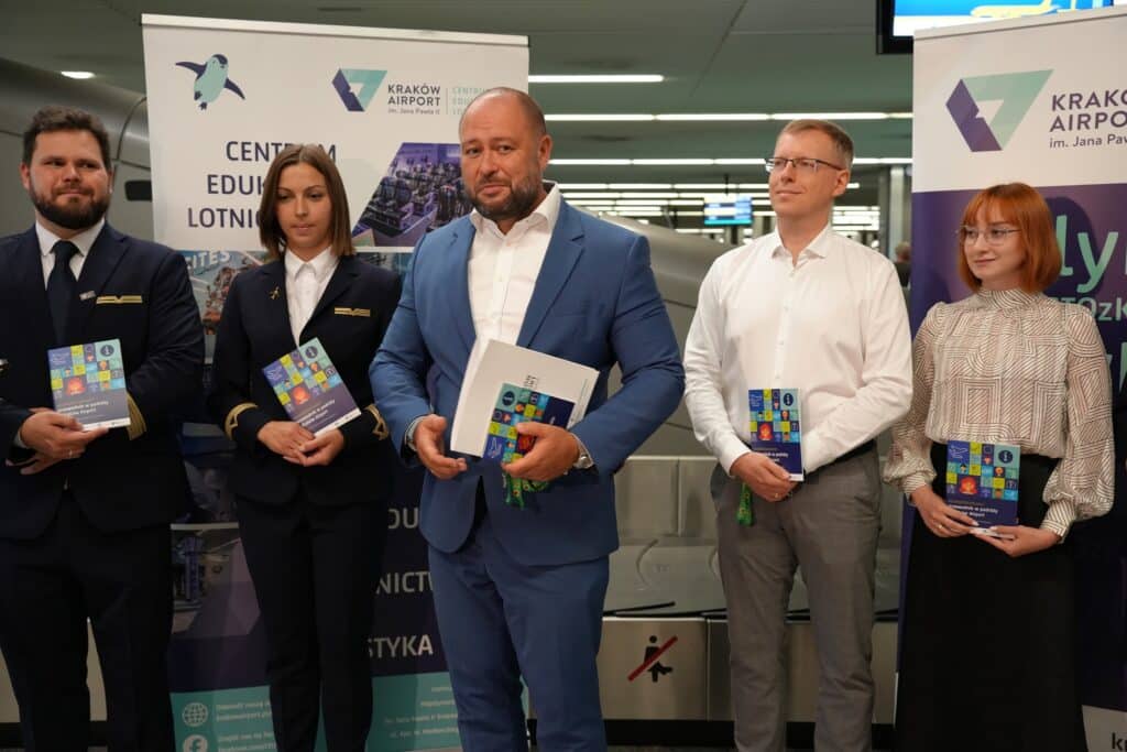 Pierwszy w Polsce „Neuroróżnorodny przewodnik” dla podróżnych – inicjatywa Kraków Airport