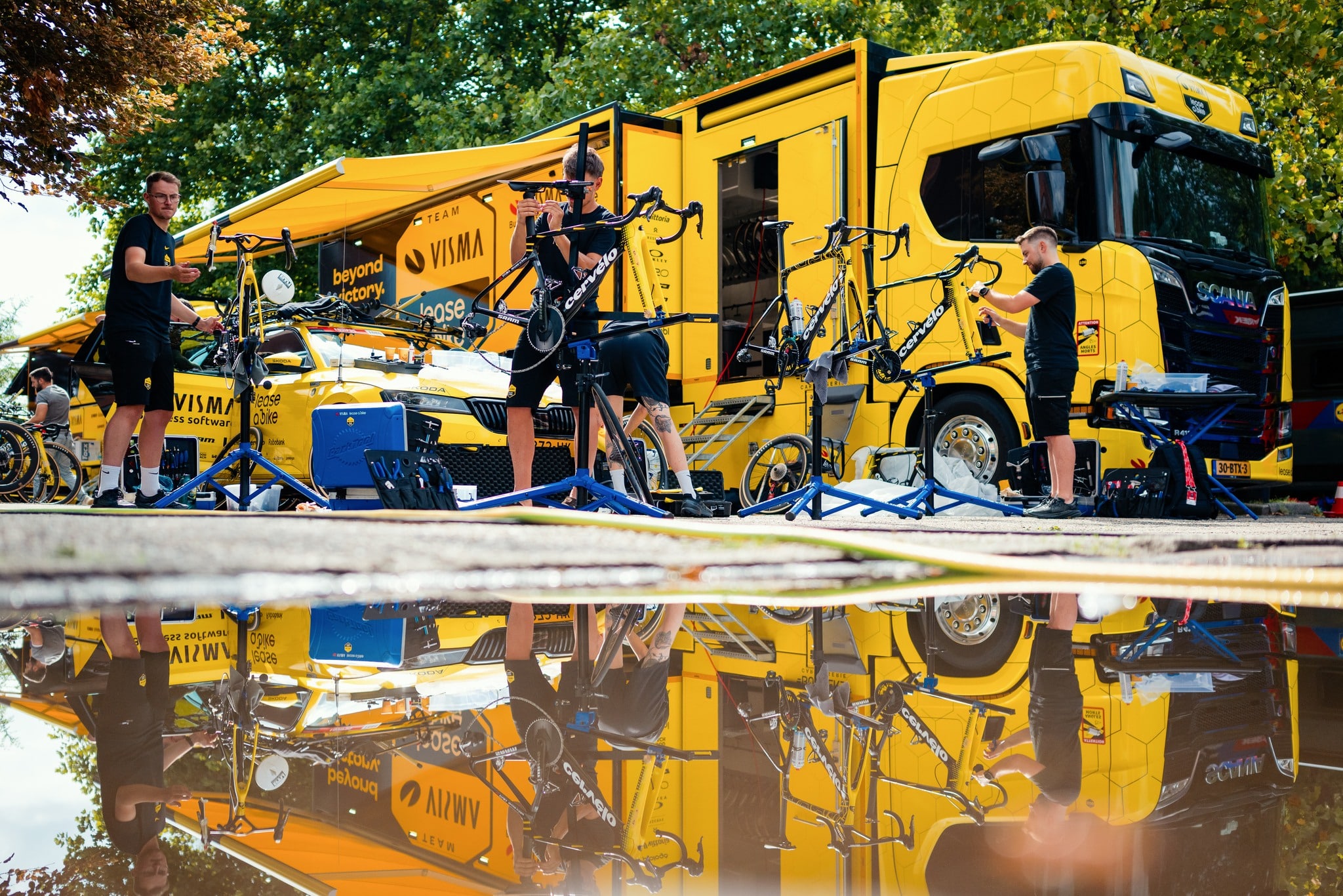 Infobike - Skandal podczas Vuelta a España 2025: kradzież rowerów za 250 tys. euro