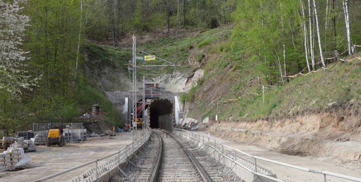 Inforail - Cięciwa bez Wałbrzycha czy modernizacja istniejącej linii? Spór o połączenie Wrocław–Jelenia Góra