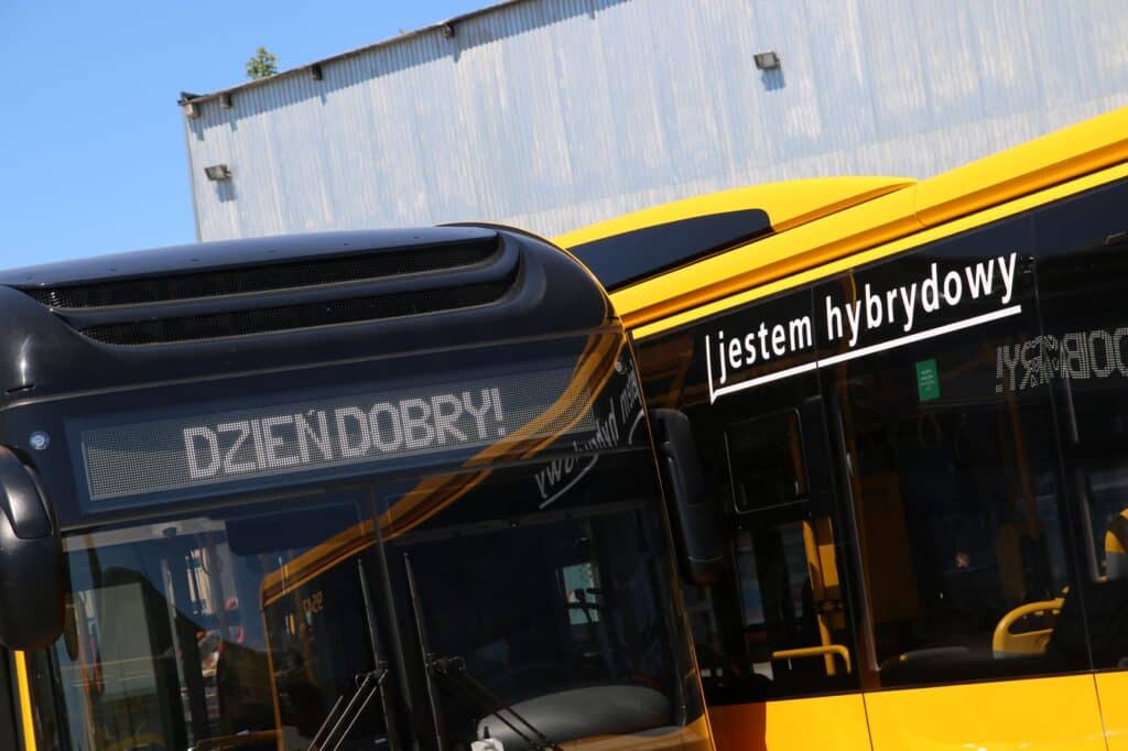 Warszawa: W 2026 roku na ulice wyjedzie 50 nowych autobusów hybrydowych. Od Mobilis