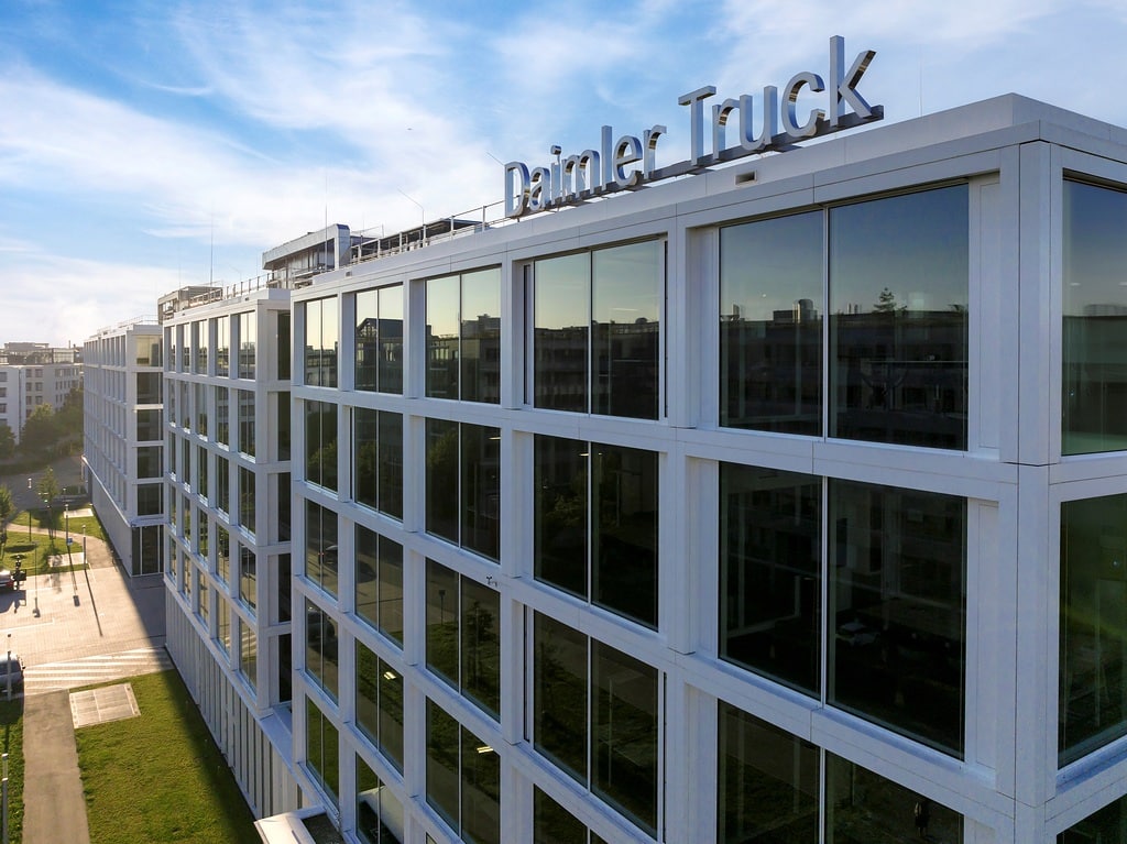 Daimler Truck podał wyniki sprzedaży za I połowę 2025. Autobusy w górę
