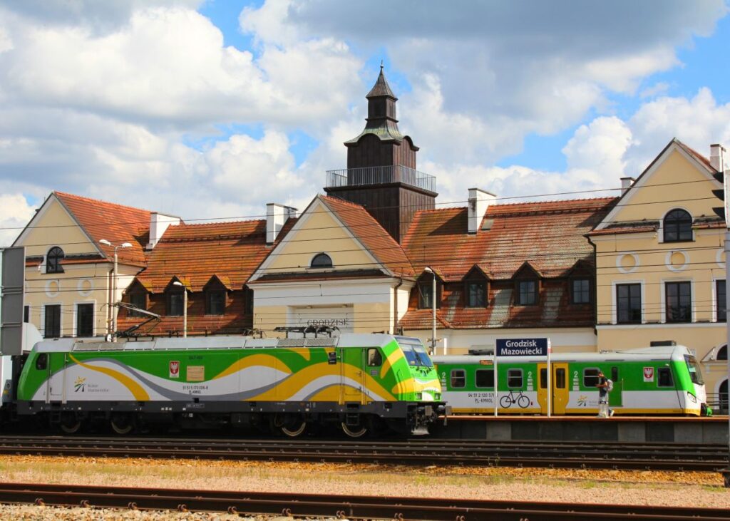 Pociąg Kolei Mazowieckich