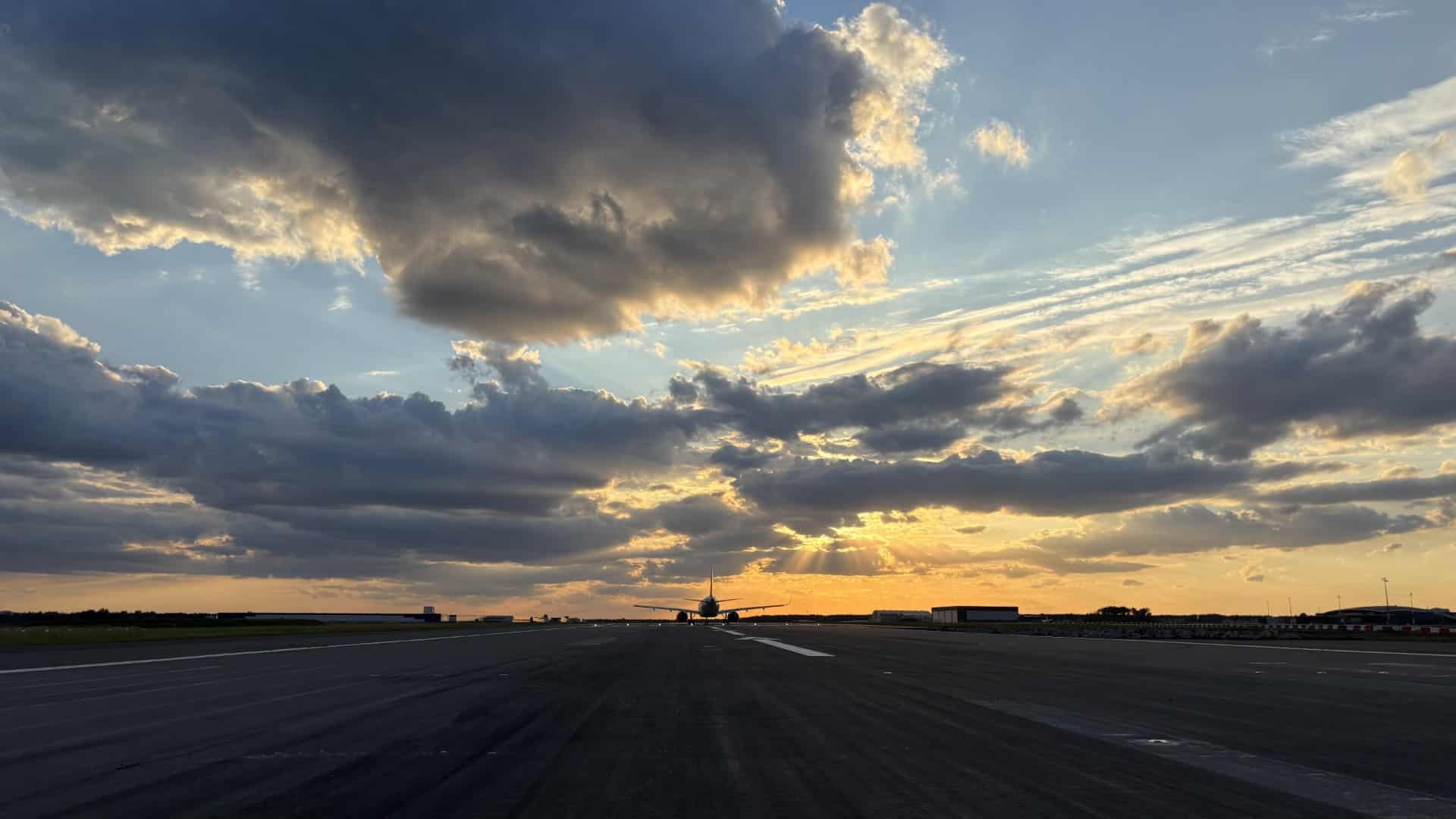 Infoair - Rzeszów-Jasionka kończy pierwszy etap przebudowy drogi startowej