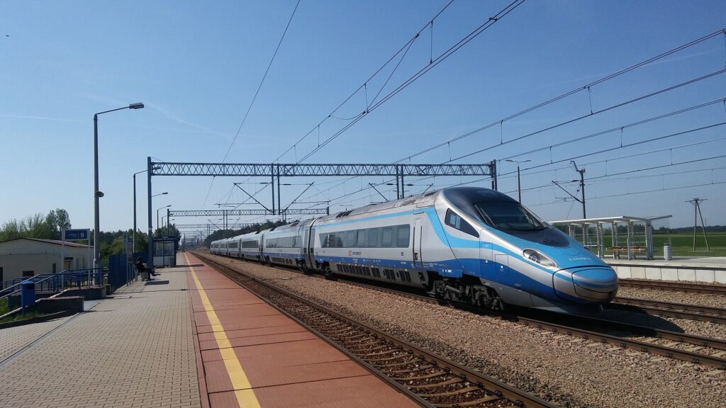 Włoszczowa Północ bez połączeń EIP. Poseł alarmuje: to krok w stronę wykluczenia regionu! foto: Wikipedia/Megatron7667