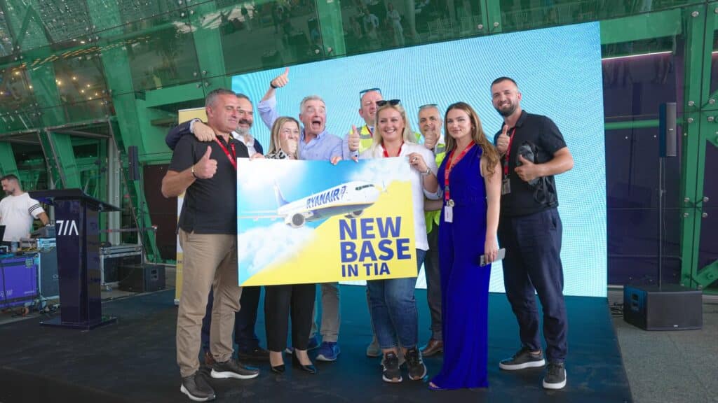 Ryanair otworzy bazę w Tiranie – 3 samoloty i 10 nowych tras od kwietnia 2026 r.